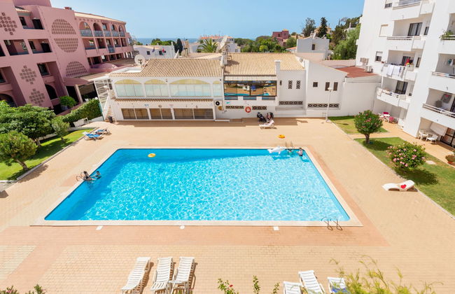 Apartamento de 3 quartos em Albufeira com piscina e jardim - Foto 1
