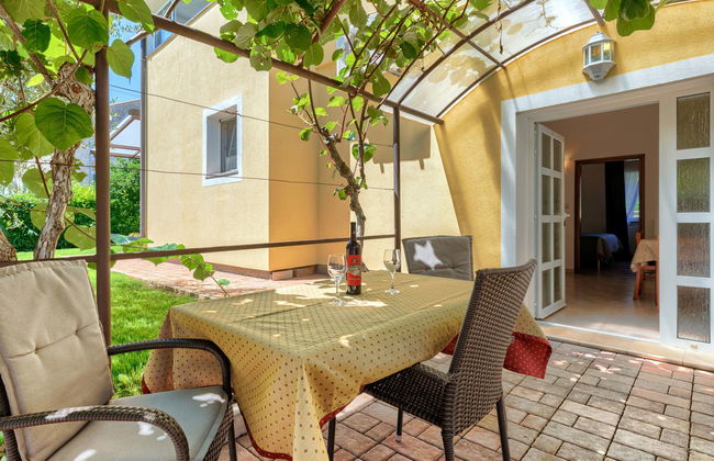 Apartamento de 2 quartos em Poreč com piscina e jardim - Foto 4