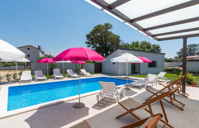 Apartamento de 2 quartos em Poreč com piscina e jardim - Foto 2