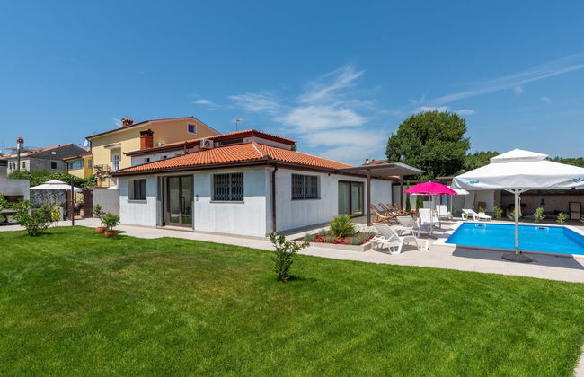 Apartamento de 2 quartos em Poreč com piscina e jardim - Foto 3