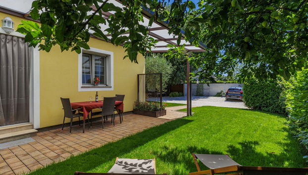 Apartment mit 2 Schlafzimmern in Poreč mit schwimmbad und garten - Foto 2