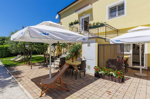 Photo 15 - 1 bedroom Apartment in Poreč with swimming pool and garden