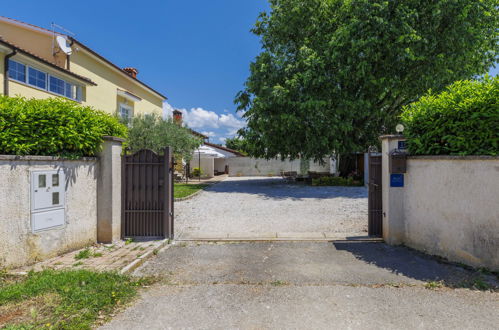 Foto 18 - Appartamento con 1 camera da letto a Poreč con giardino e vista mare