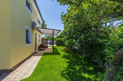 Photo 15 - 1 bedroom Apartment in Poreč with swimming pool and garden