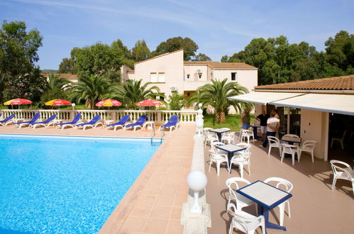 Photo 10 - Appartement de 1 chambre à Calvi avec piscine et vues à la mer