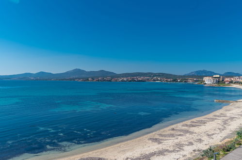 Foto 3 - Apartamento de 2 habitaciones en Golfo Aranci con terraza y vistas al mar