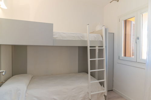 Foto 11 - Appartamento con 2 camere da letto a Golfo Aranci con terrazza e vista mare