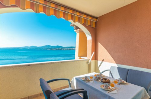 Foto 1 - Apartamento de 2 habitaciones en Golfo Aranci con terraza y vistas al mar