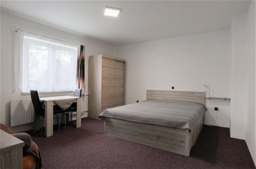 Foto 10 - Apartment mit 3 Schlafzimmern in Harrachov mit garten