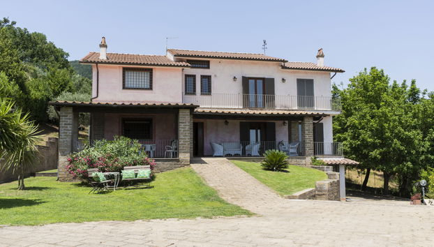 9 bedroom House in Trevignano Romano with private pool and garden - Photo 3
