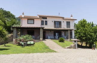 Foto 3 - Casa de 8 habitaciones en Trevignano Romano con piscina privada y vistas a la montaña