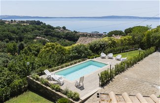 Foto 1 - Casa de 8 quartos em Trevignano Romano com piscina privada e vista para a montanha