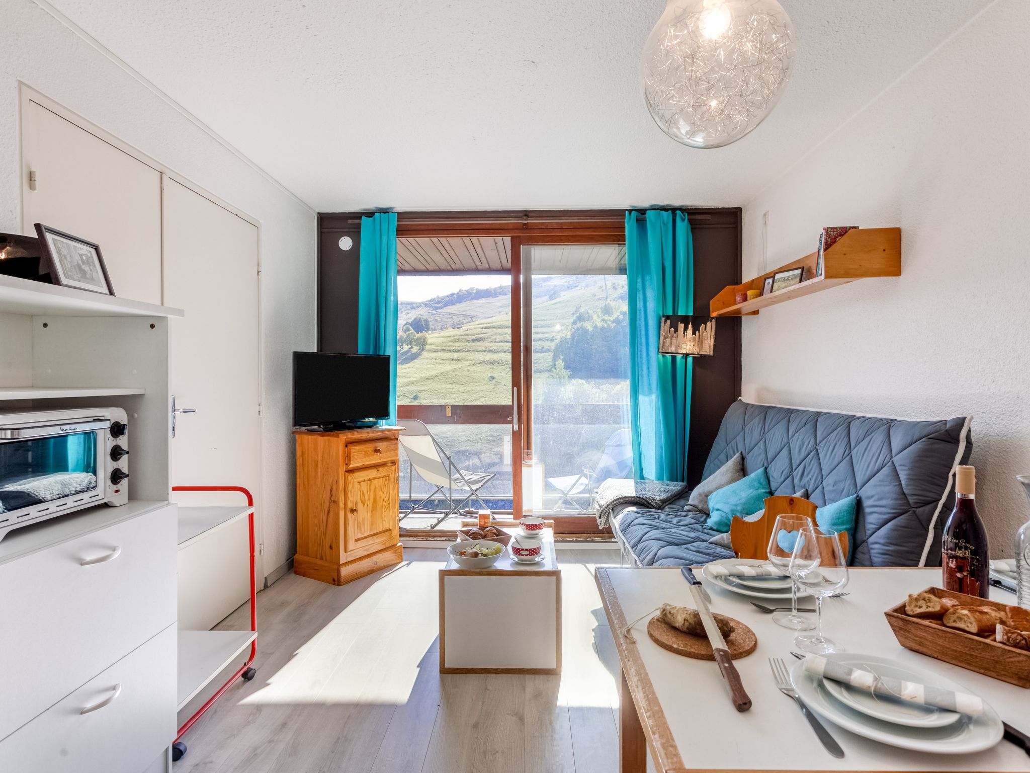 Foto 1 - Appartamento con 3 camere da letto a Villarembert con piscina e vista sulle montagne