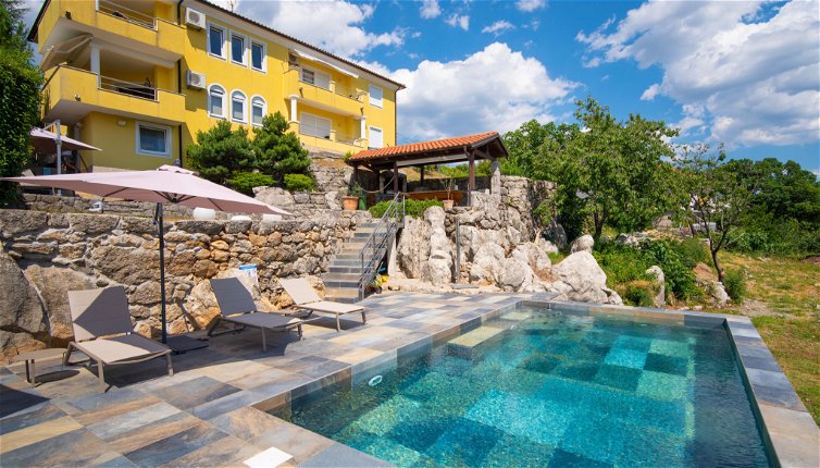 Foto 1 - Apartamento de 1 quarto em Kastav com piscina e vistas do mar