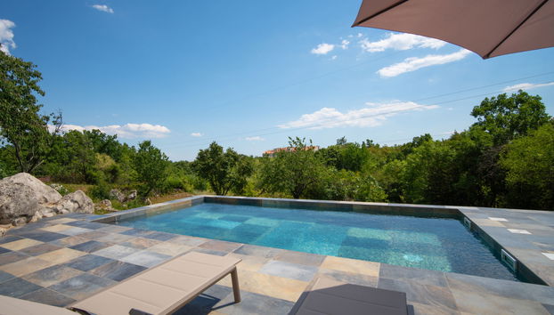 Apartamento de 2 quartos em Kastav com piscina e jardim - Foto 5