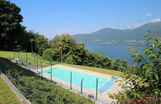 Foto 2 - Casa con 4 camere da letto a Porto Valtravaglia con piscina privata e giardino