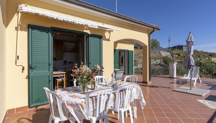 Foto 1 - Appartamento con 2 camere da letto a Costarainera con giardino e terrazza