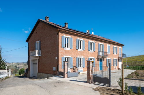 Foto 40 - Casa de 3 habitaciones en Calosso con piscina privada y jardín