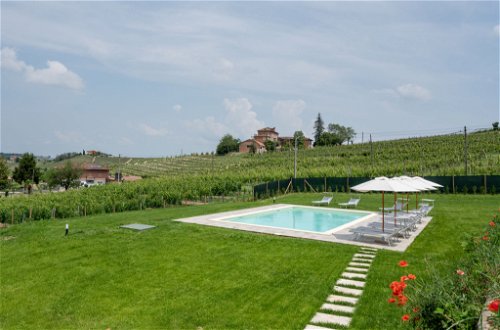 Foto 37 - Casa de 3 quartos em Calosso com piscina privada e jardim