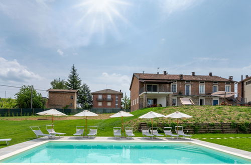 Foto 1 - Casa con 3 camere da letto a Calosso con piscina privata e giardino