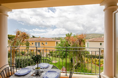 Foto 12 - Apartamento de 1 habitación en Sainte-Maxime con piscina y vistas al mar