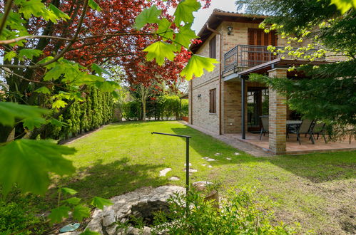 Foto 20 - Haus mit 4 Schlafzimmern in Balatonőszöd mit garten und blick auf die berge