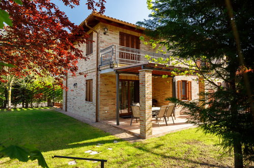 Foto 2 - Haus mit 4 Schlafzimmern in Balatonőszöd mit garten und blick auf die berge