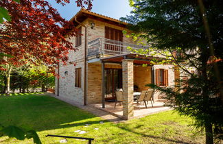 Photo 2 - Maison de 4 chambres à Balatonőszöd avec jardin et terrasse