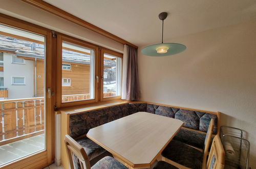 Foto 9 - Appartamento con 3 camere da letto a Saas-Fee