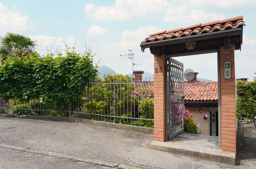 Photo 15 - Appartement de 1 chambre à Porto Valtravaglia avec jardin et terrasse