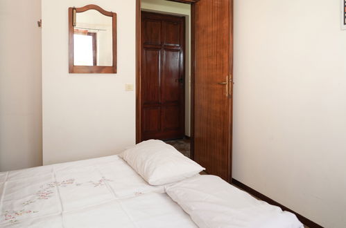 Foto 9 - Apartamento de 1 quarto em Porto Valtravaglia com jardim e terraço