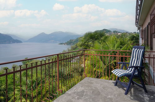 Foto 2 - Appartamento con 1 camera da letto a Porto Valtravaglia con terrazza e vista sulle montagne