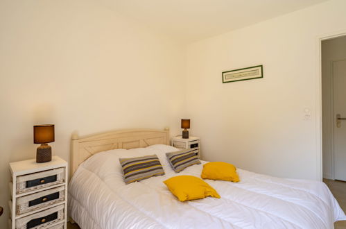 Foto 14 - Apartamento de 1 quarto em Vaux-sur-Mer com jardim e terraço