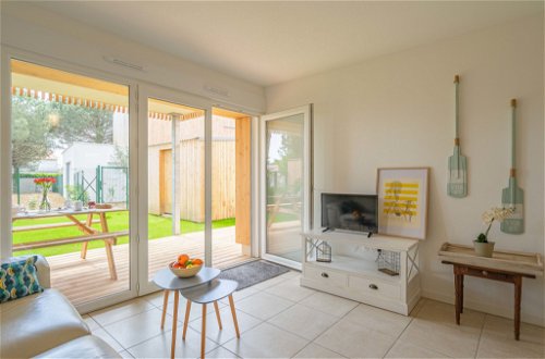 Foto 3 - Apartamento de 1 quarto em Vaux-sur-Mer com jardim e vistas do mar