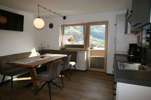 Photo 31 - Appartement de 2 chambres à Aschau im Zillertal avec vues sur la montagne