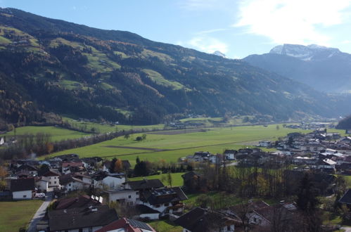 Foto 32 - Appartamento con 4 camere da letto a Aschau im Zillertal con giardino