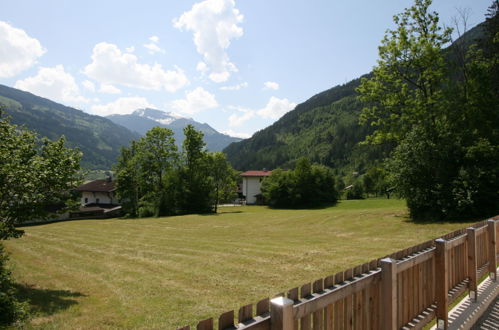 Foto 18 - Appartamento con 2 camere da letto a Aschau im Zillertal con vista sulle montagne