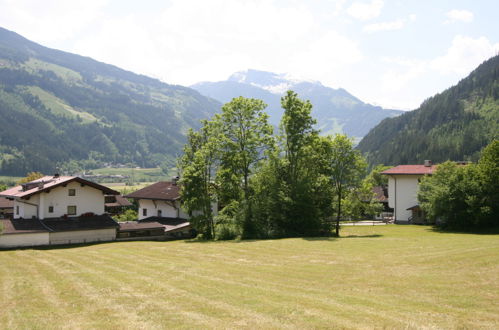 Foto 28 - Appartamento con 2 camere da letto a Aschau im Zillertal con giardino