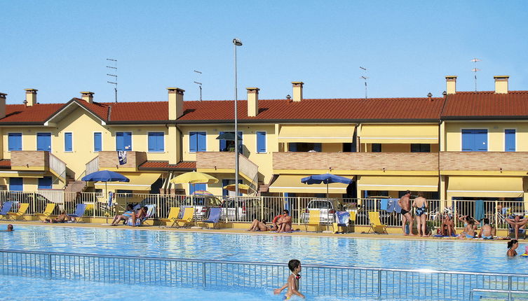 Photo 1 - Appartement de 2 chambres à Rosolina avec piscine et vues à la mer