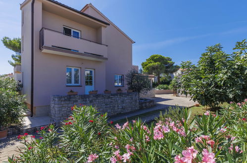 Photo 27 - Appartement de 3 chambres à Pula avec piscine privée et jardin