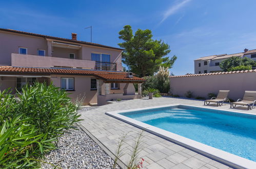 Photo 42 - Appartement de 3 chambres à Pula avec piscine privée et jardin