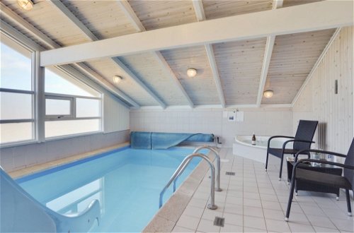 Foto 13 - Casa de 3 quartos em Harrerenden com piscina privada e terraço