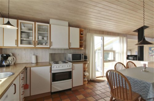 Foto 19 - Casa con 3 camere da letto a Harrerenden con terrazza e sauna