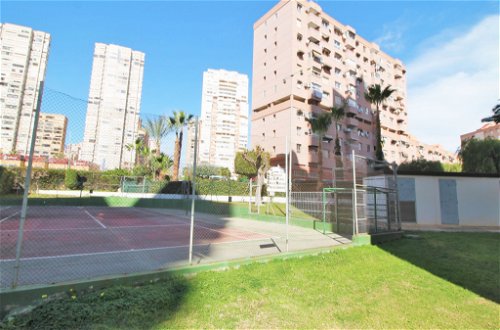 Photo 18 - 2 bedroom Apartment in Benidorm with swimming pool and sea view