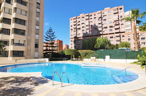 Foto 15 - Appartamento con 2 camere da letto a Benidorm con piscina