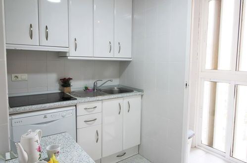 Foto 9 - Apartamento de 2 habitaciones en Benidorm con piscina