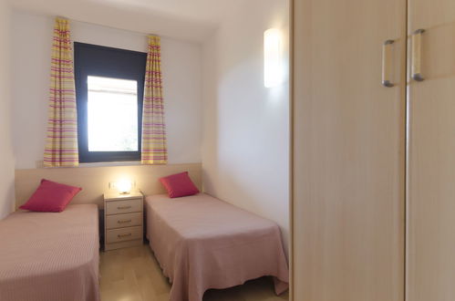 Foto 7 - Appartamento con 2 camere da letto a Lloret de Mar con piscina e vista mare