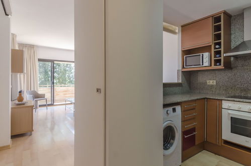 Photo 10 - 2 bedroom Apartment in Lloret de Mar with swimming pool and garden