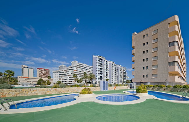 2 bedroom Apartment in Calp with swimming pool and garden - Photo 13