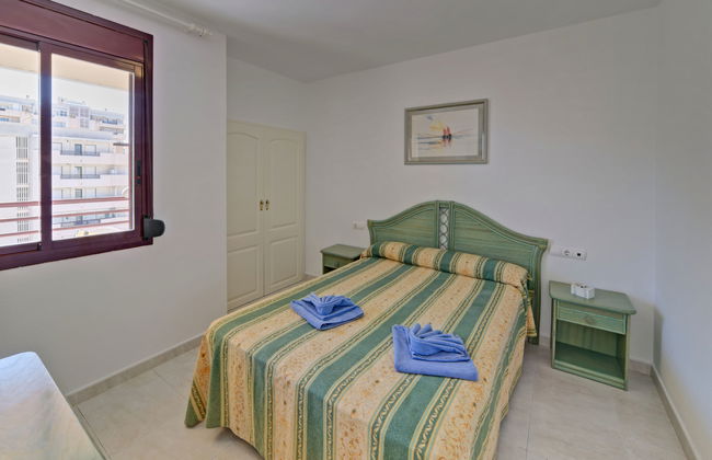 2 bedroom Apartment in Calp with swimming pool and garden - Photo 10